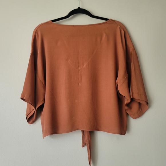 Forever 21 V-neck Tie Knot Casual Blouse Size Medium - Picture 6 of 8